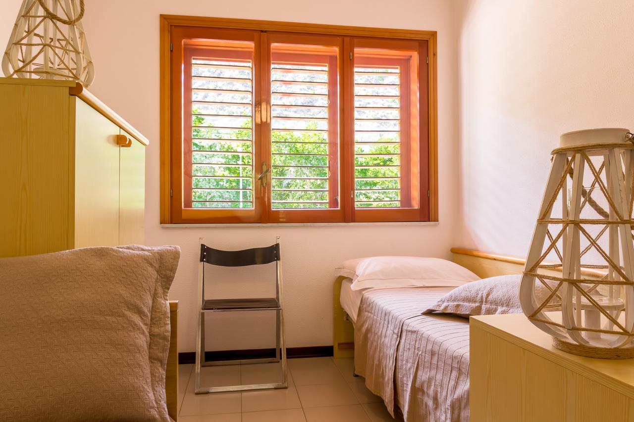 Blue Wood Apartment เลโตยานนี ภายนอก รูปภาพ